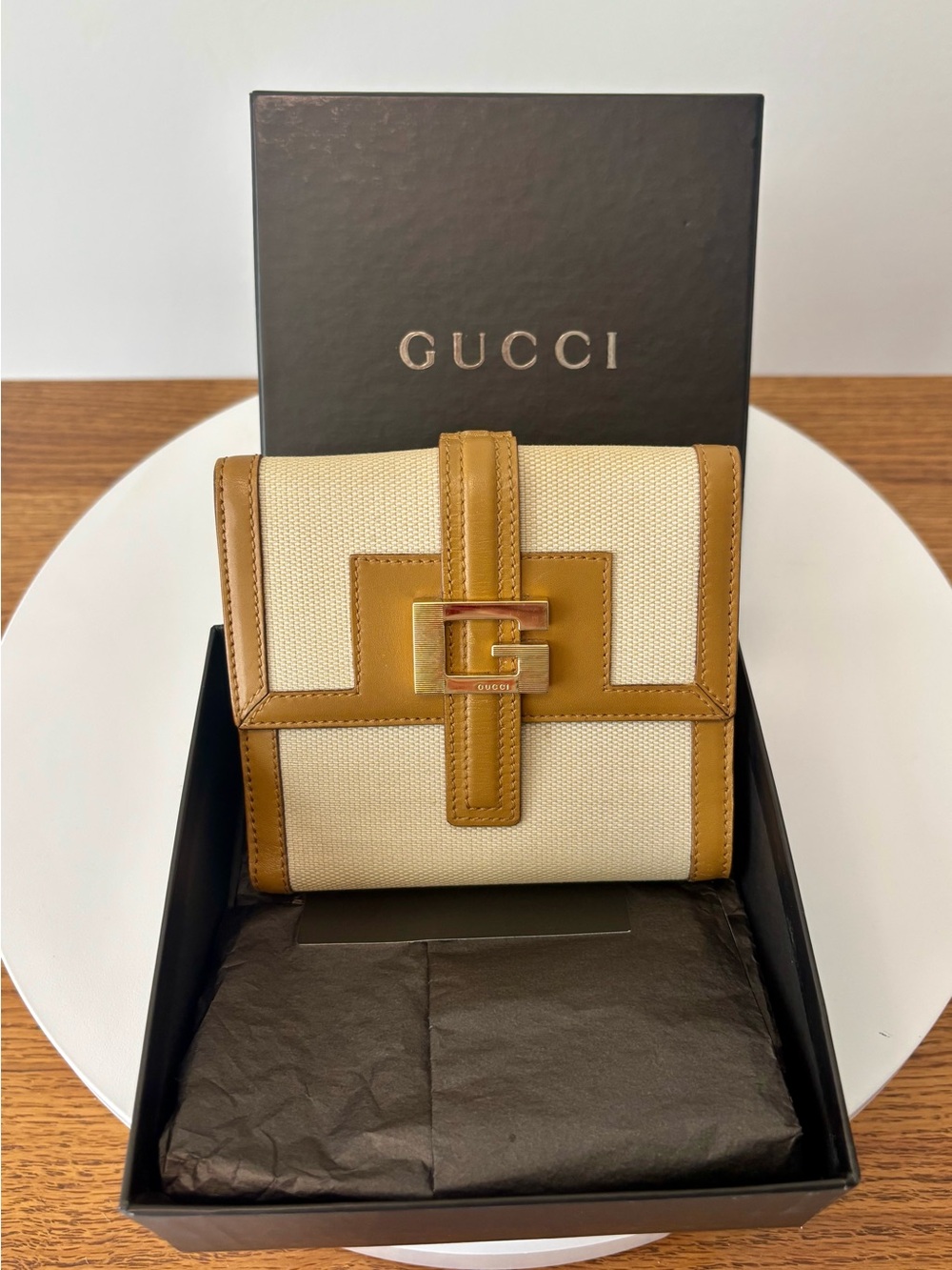 Gucci Bifold Beige Wallet with Tan Leather Double Snap Closure Compact, w/box - Picture 1 of 11